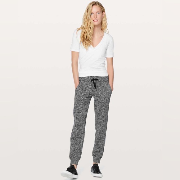 Lululemon Ready To Rulu Pant 29”Reconnect Jacquard Luon White Black joggers